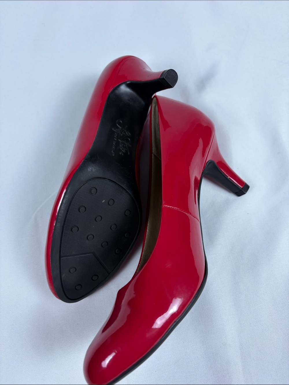 Life Stride Red Patent Kitten Heels - Picture 13 of 13